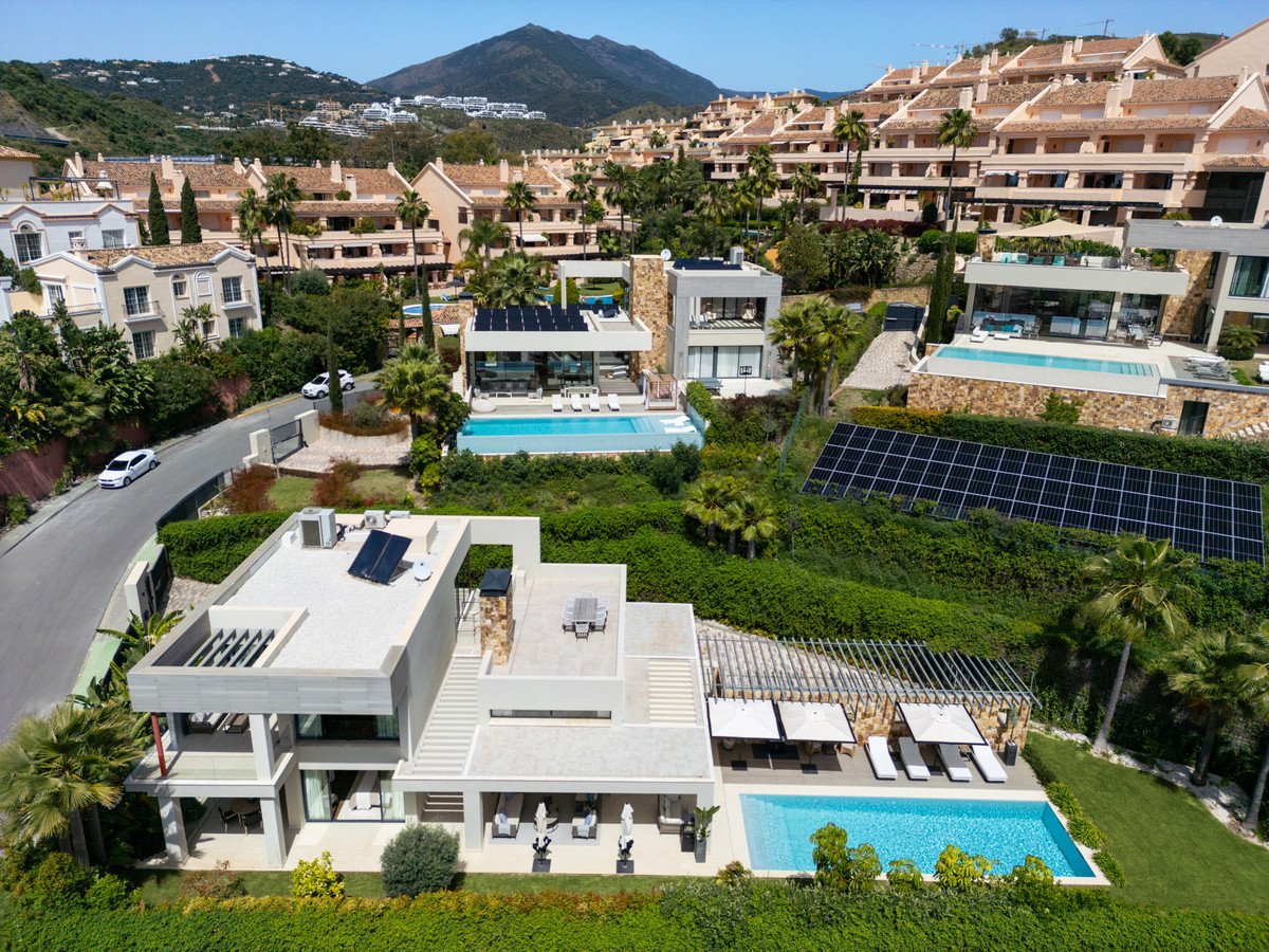 5 Bed Detached Villa in Nueva Andalucía