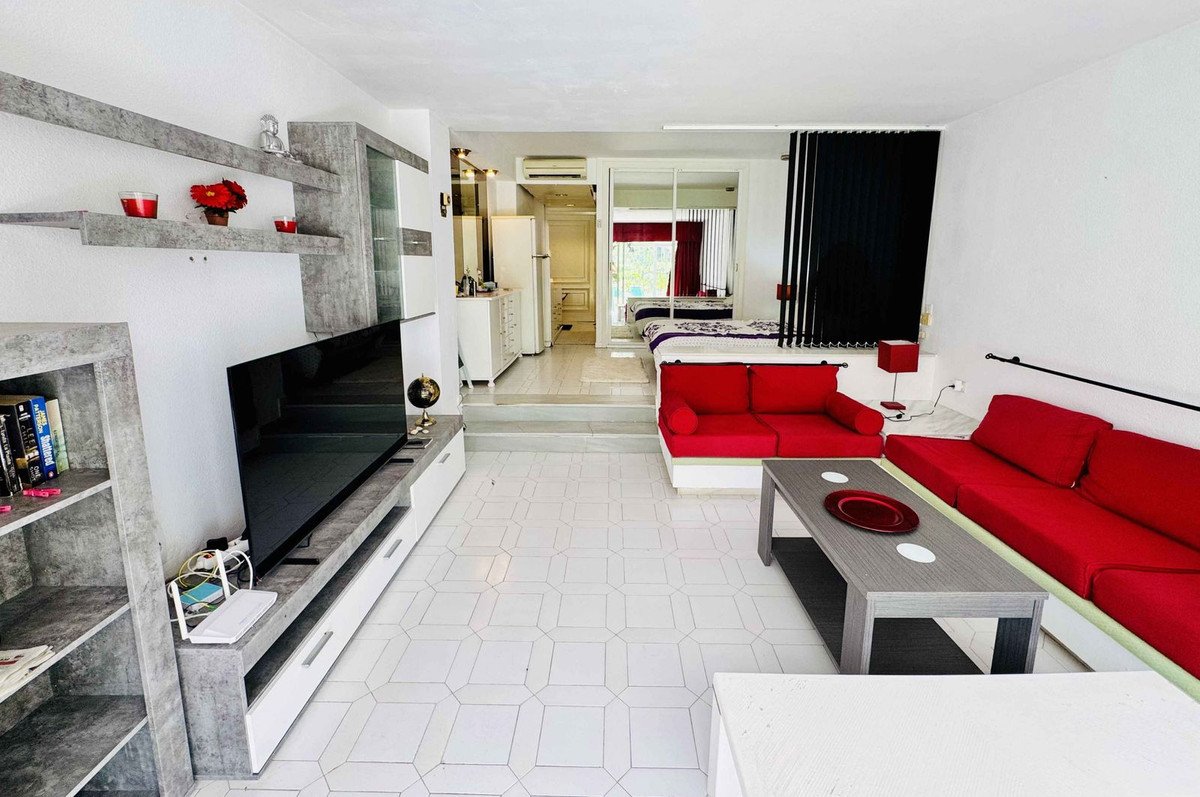 Ground Floor Studio in Miraflores