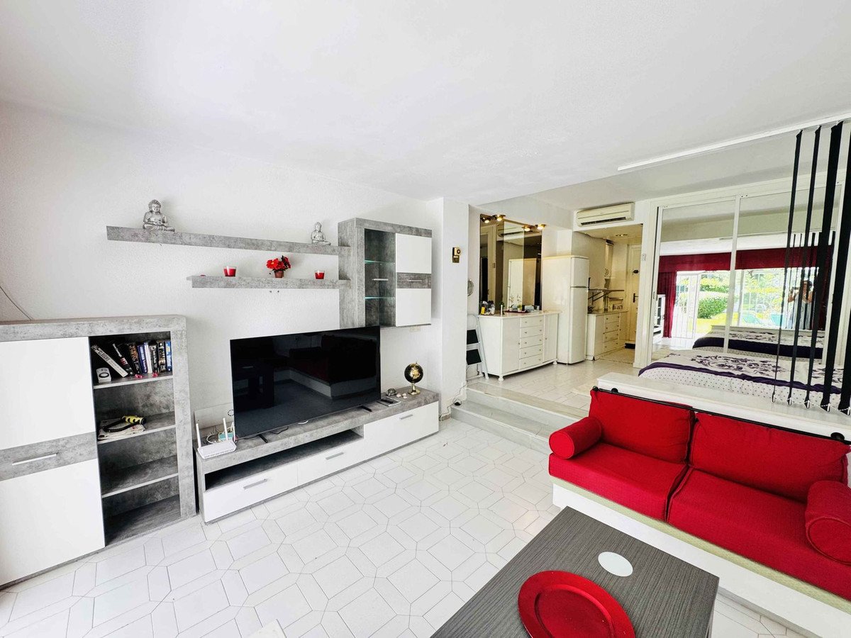 Ground Floor Studio in Miraflores