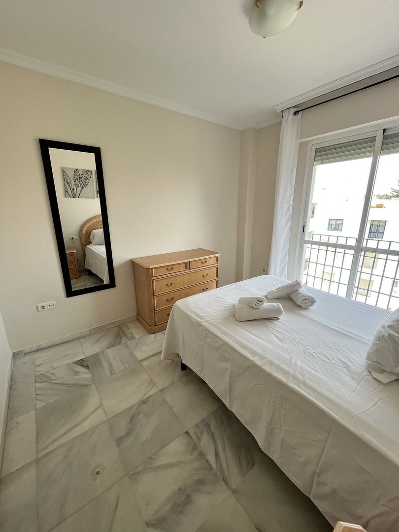 1 Bed Middle Floor Apartment in Nueva Andalucía