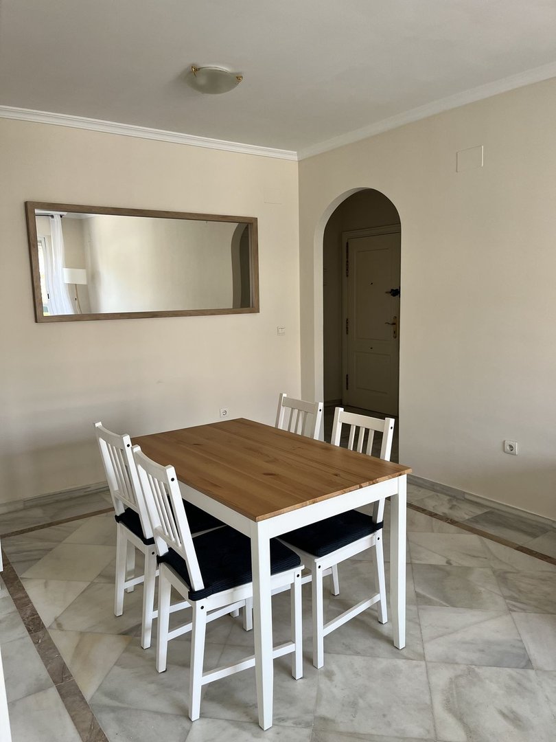 1 Bed Middle Floor Apartment in Nueva Andalucía