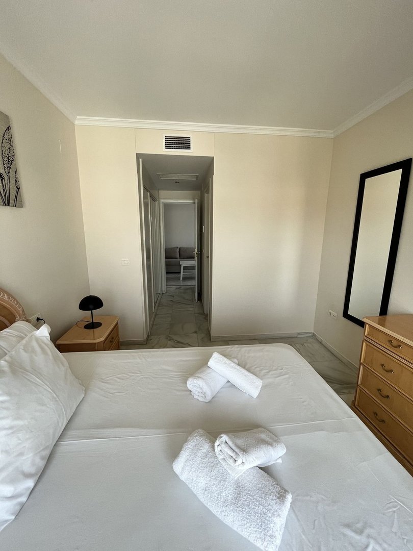 1 Bed Middle Floor Apartment in Nueva Andalucía