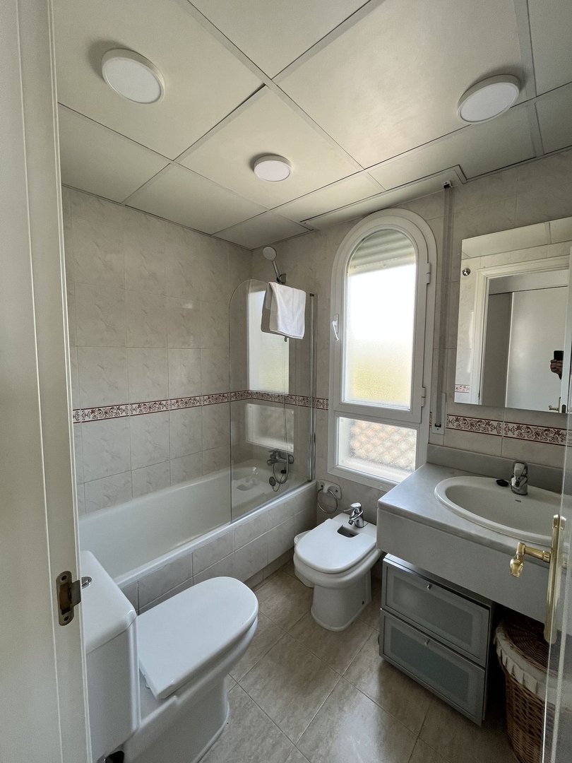 1 Bed Middle Floor Apartment in Nueva Andalucía