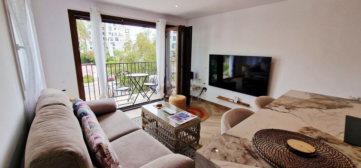 1 Bed Middle Floor Apartment in La Duquesa