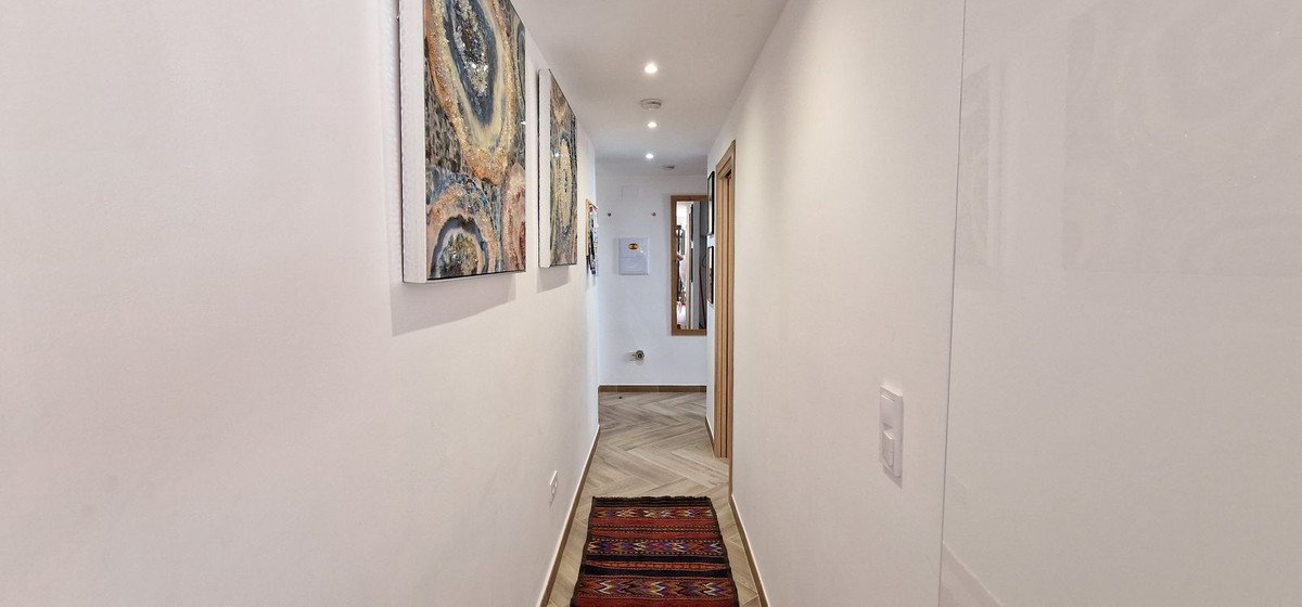 1 Bed Middle Floor Apartment in La Duquesa