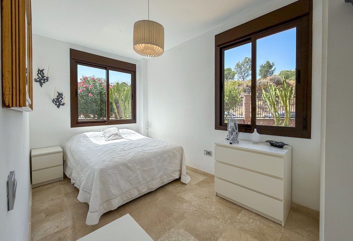 2 Bed Middle Floor Apartment in La Cala de Mijas