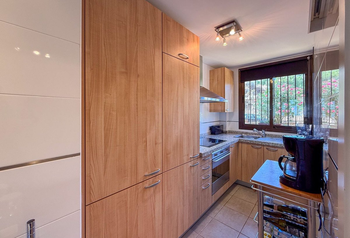 2 Bed Middle Floor Apartment in La Cala de Mijas