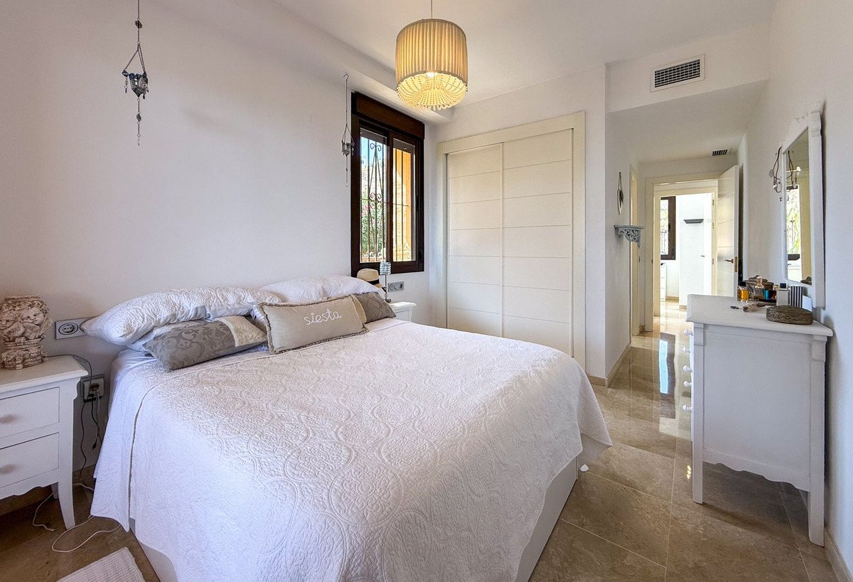 2 Bed Middle Floor Apartment in La Cala de Mijas