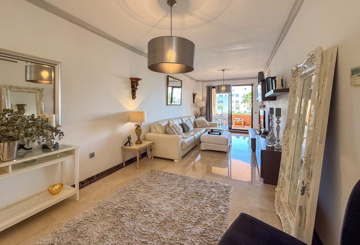 2 Bed Middle Floor Apartment in La Cala de Mijas