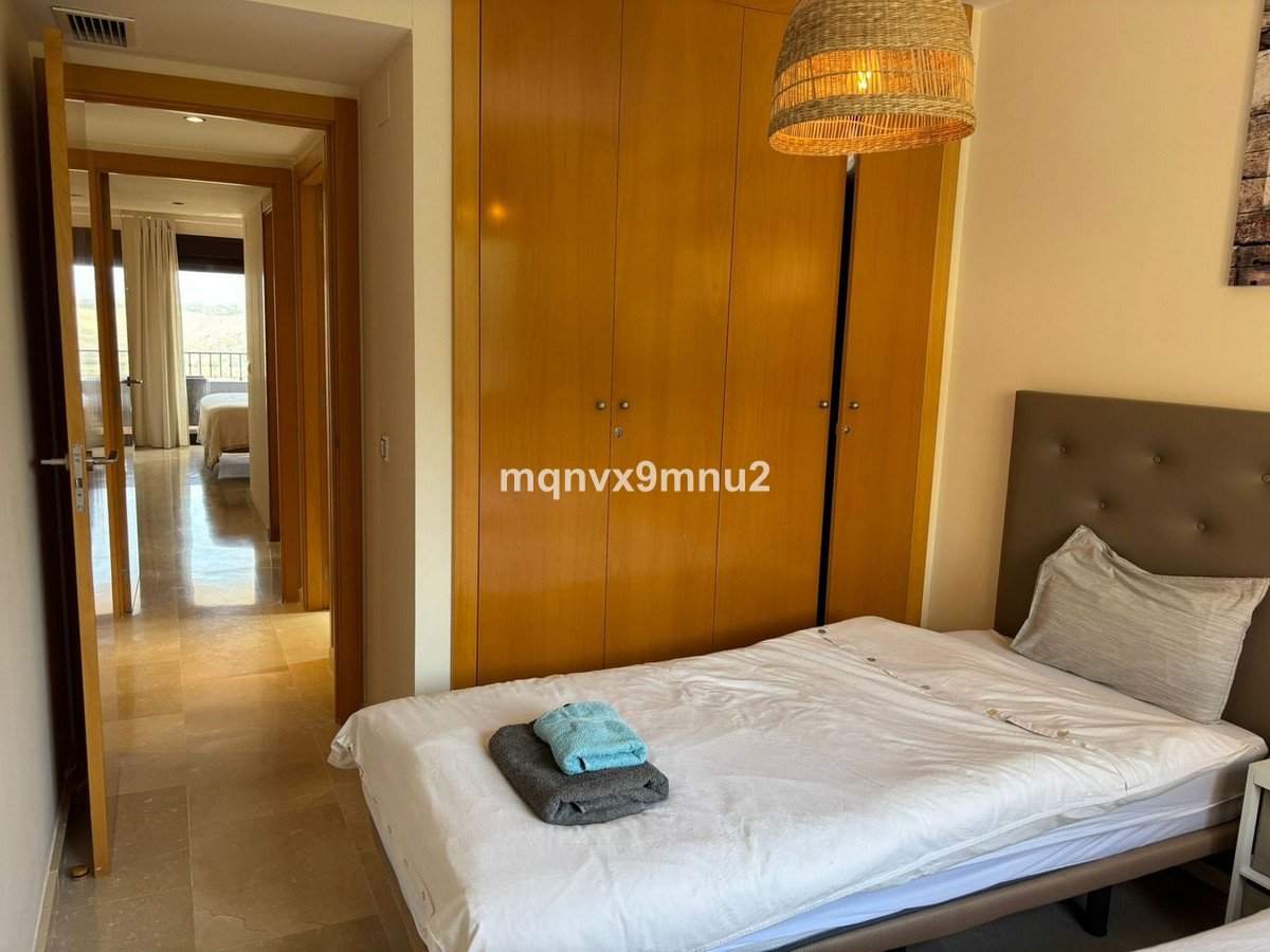 2 Bed Middle Floor Apartment in La Cala de Mijas
