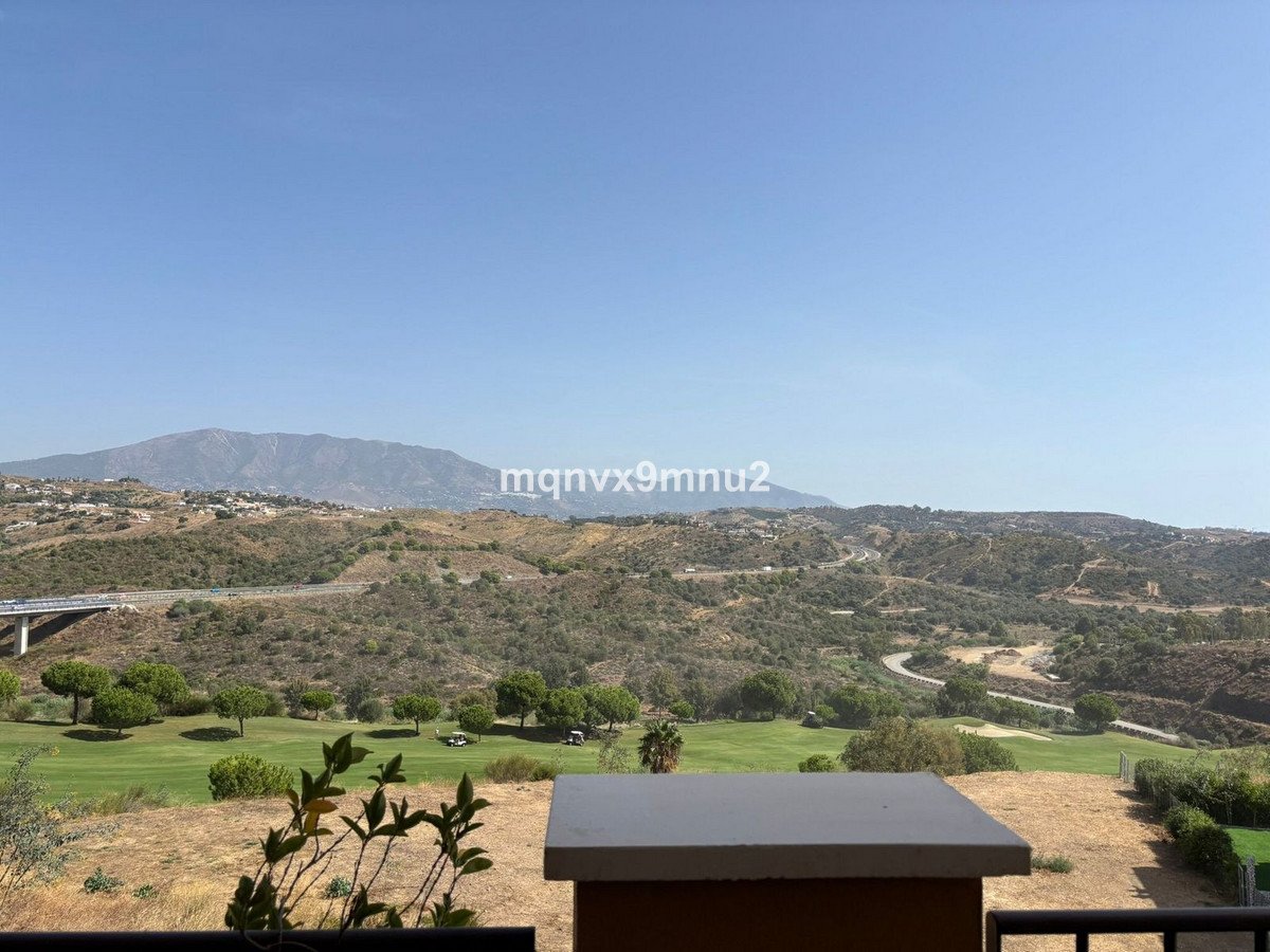 2 Bed Middle Floor Apartment in La Cala de Mijas