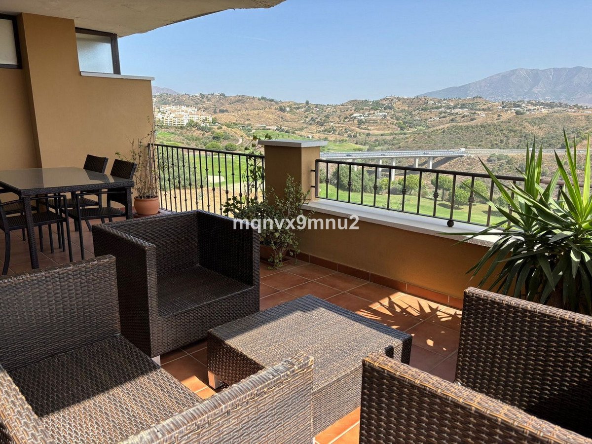 2 Bed Middle Floor Apartment in La Cala de Mijas