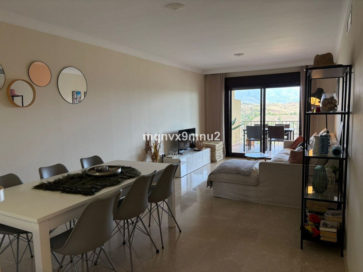 2 Bed Middle Floor Apartment in La Cala de Mijas