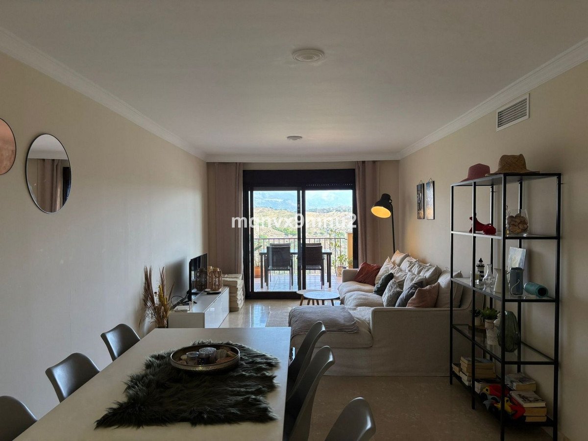 2 Bed Middle Floor Apartment in La Cala de Mijas