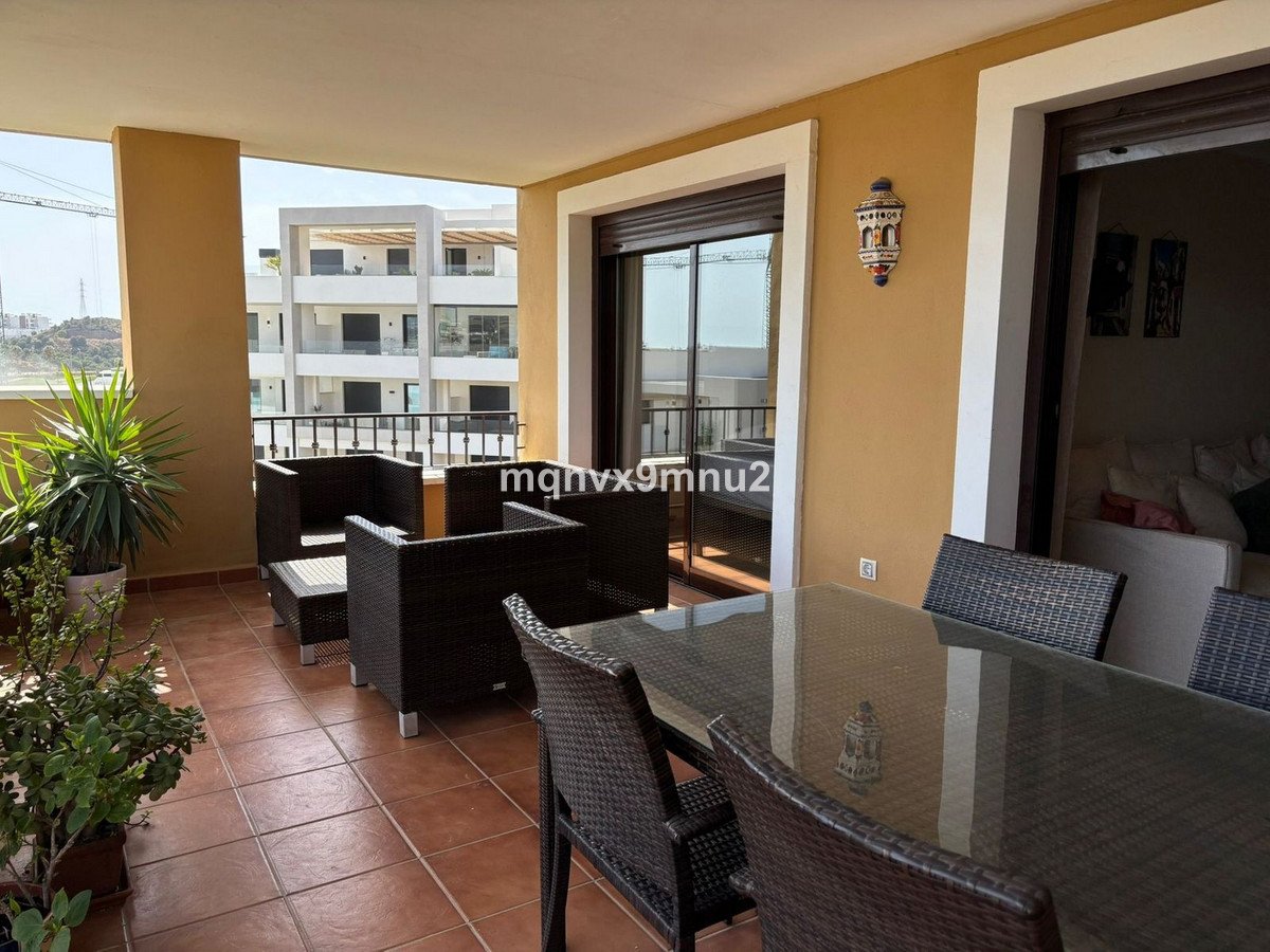 2 Bed Middle Floor Apartment in La Cala de Mijas