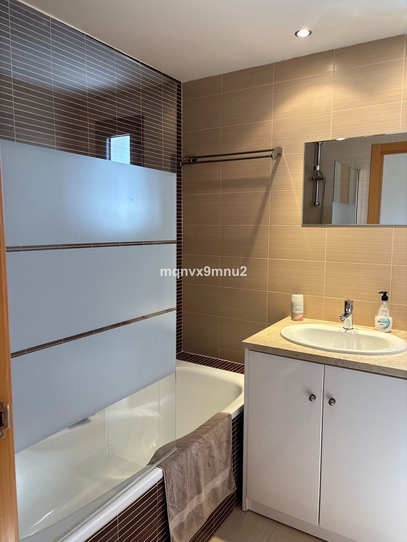 2 Bed Middle Floor Apartment in La Cala de Mijas