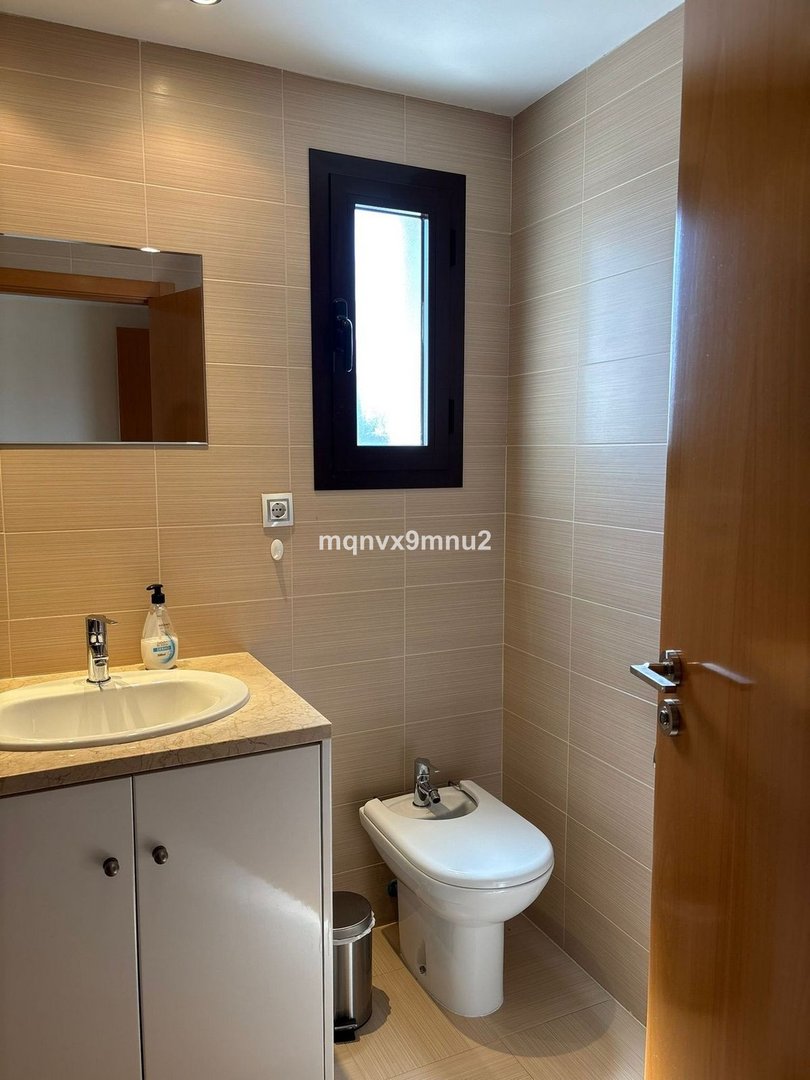 2 Bed Middle Floor Apartment in La Cala de Mijas