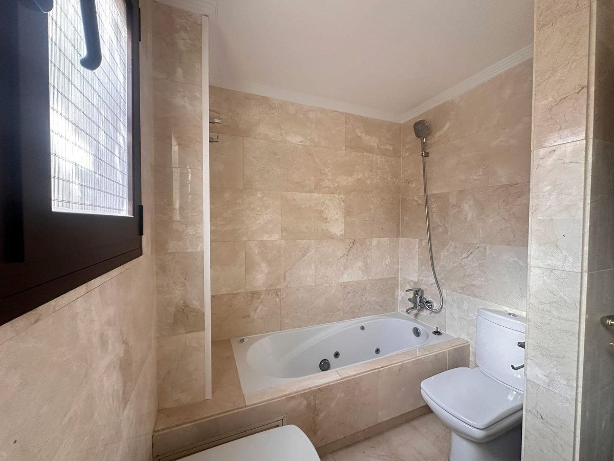 2 Bed Ground Floor Apartment in Estepona