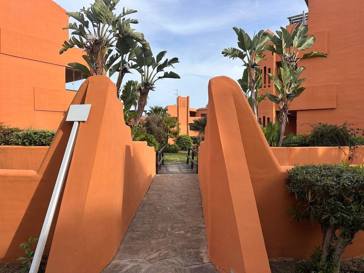 2 Bed Ground Floor Apartment in Estepona