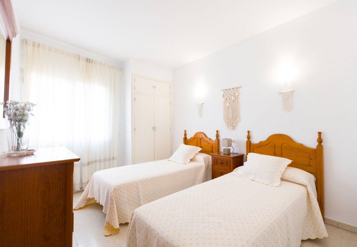 3 Bed Middle Floor Apartment in Fuengirola