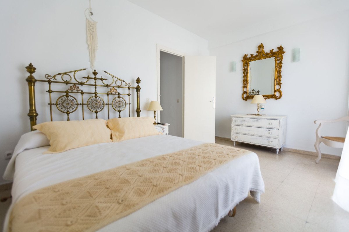 3 Bed Middle Floor Apartment in Fuengirola