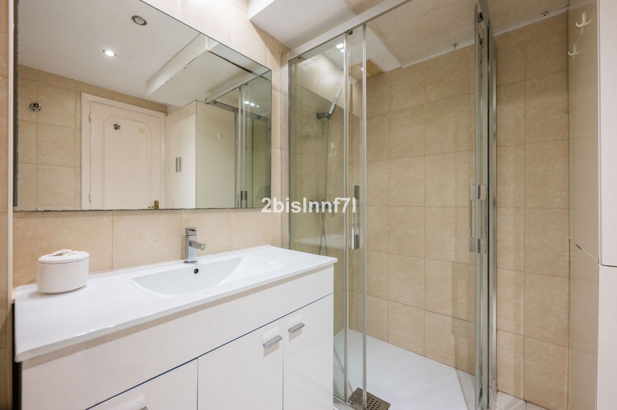 2 Bed Middle Floor Apartment in Miraflores