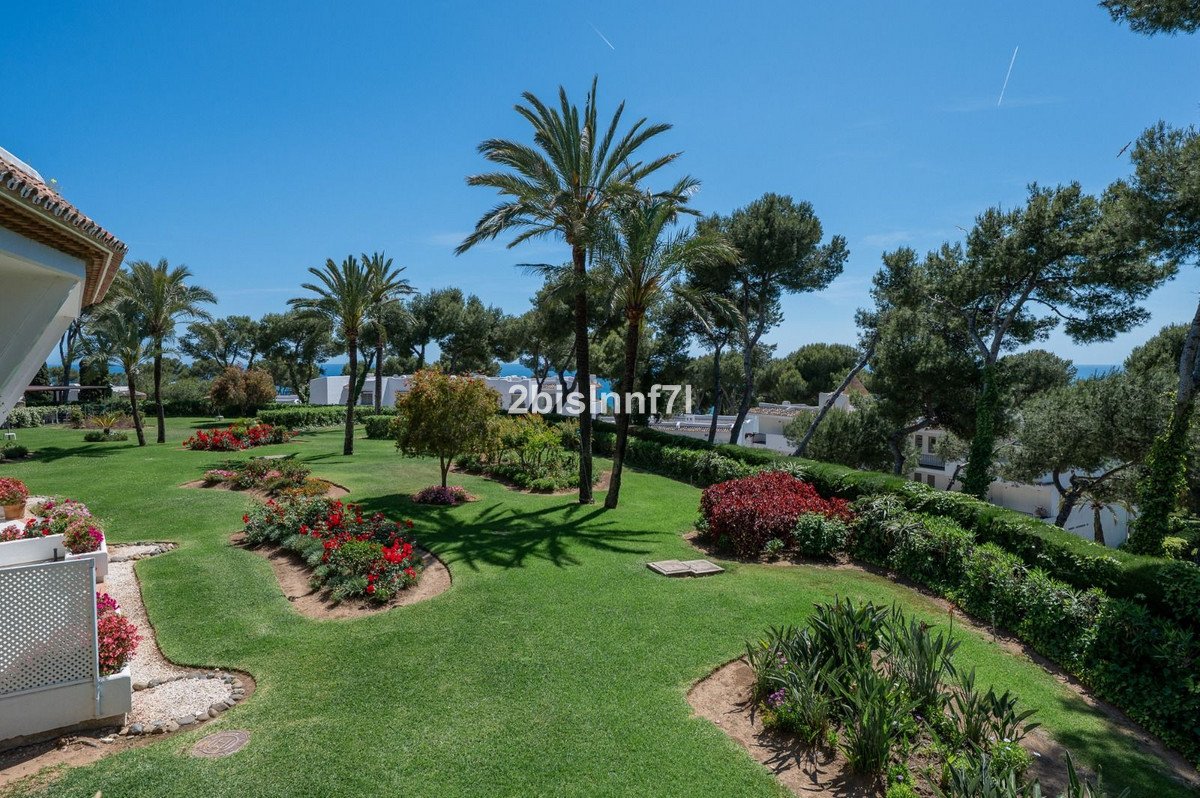 2 Bed Middle Floor Apartment in Miraflores