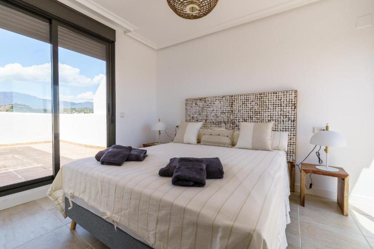 2 Bed Penthouse in Estepona