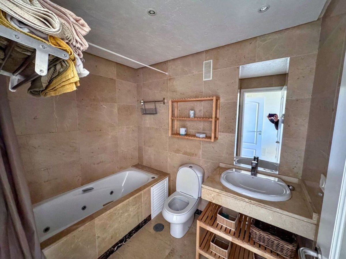 2 Bed Middle Floor Apartment in La Alcaidesa