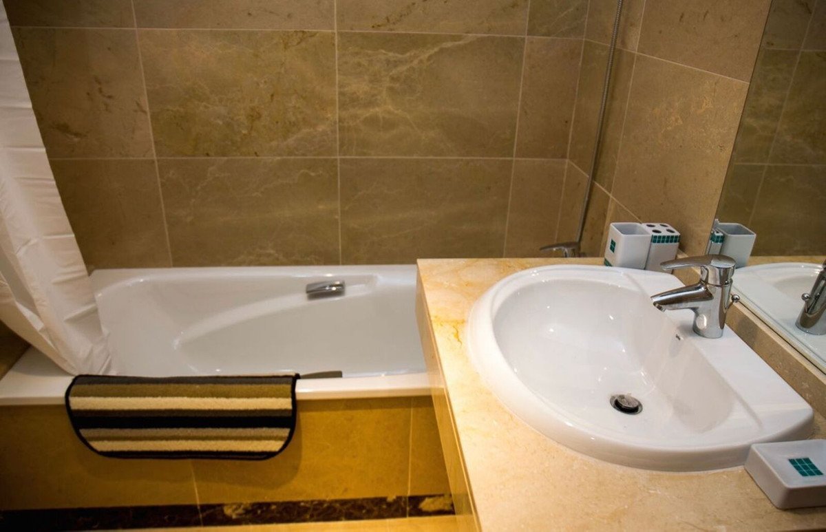 2 Bed Middle Floor Apartment in La Alcaidesa