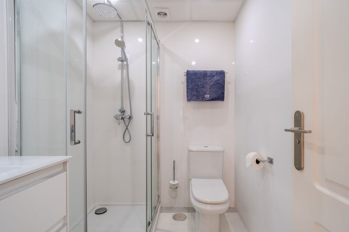 2 Bed Top Floor Apartment in Nueva Andalucía