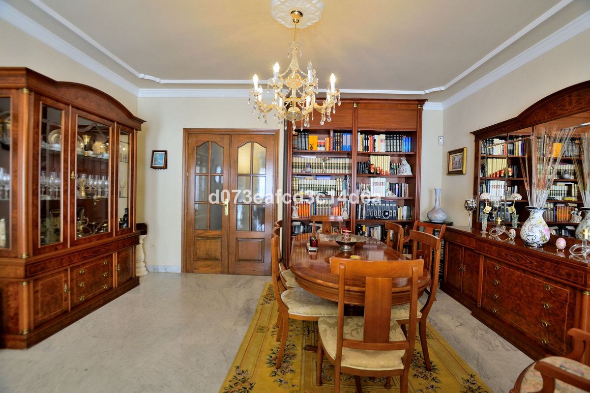 3 Bed Middle Floor Apartment in Ronda