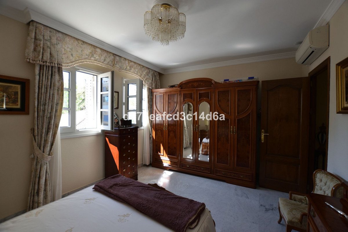 3 Bed Middle Floor Apartment in Ronda