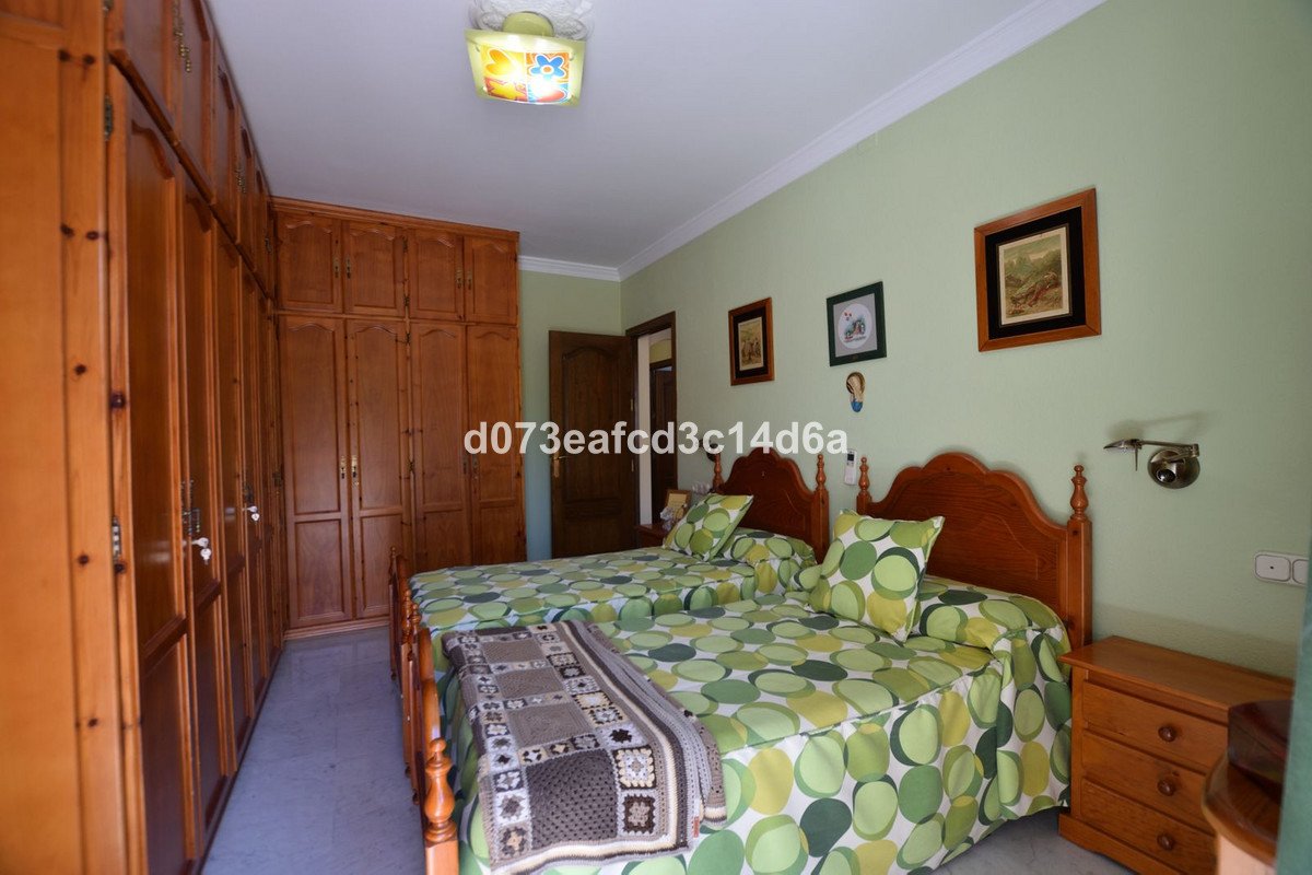 3 Bed Middle Floor Apartment in Ronda