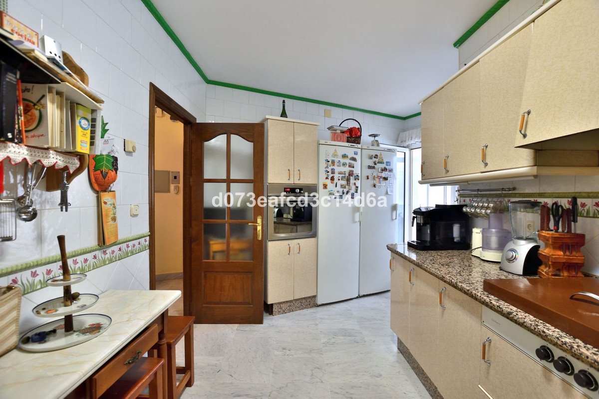 3 Bed Middle Floor Apartment in Ronda