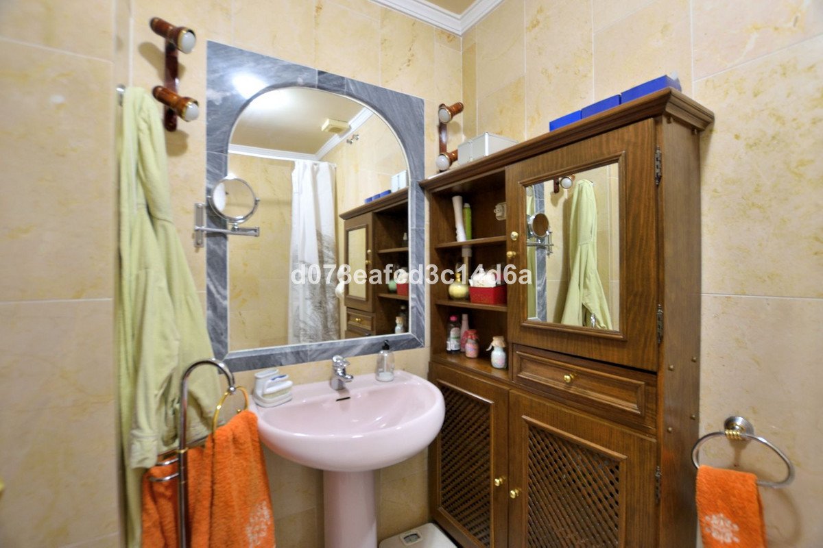 3 Bed Middle Floor Apartment in Ronda