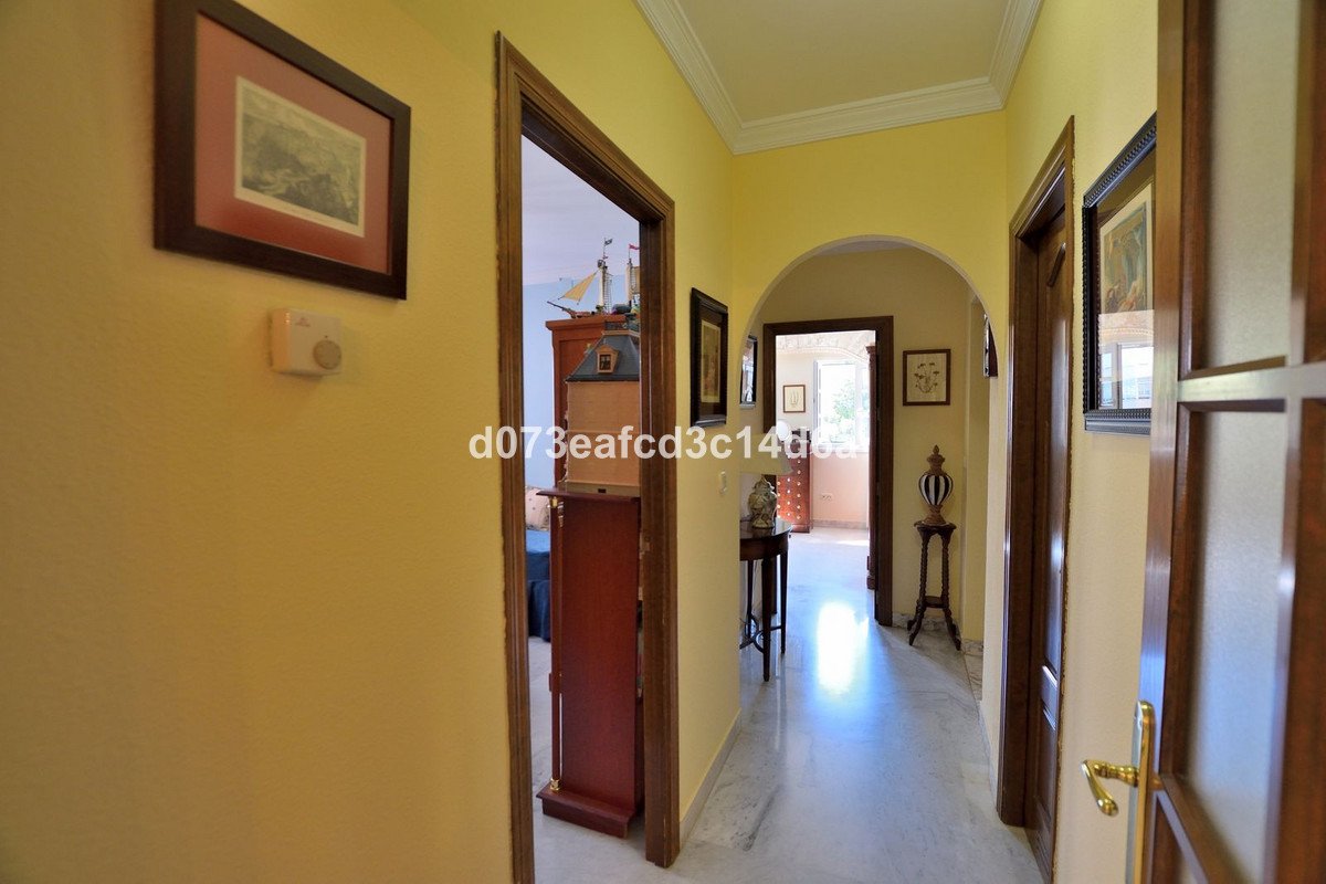 3 Bed Middle Floor Apartment in Ronda