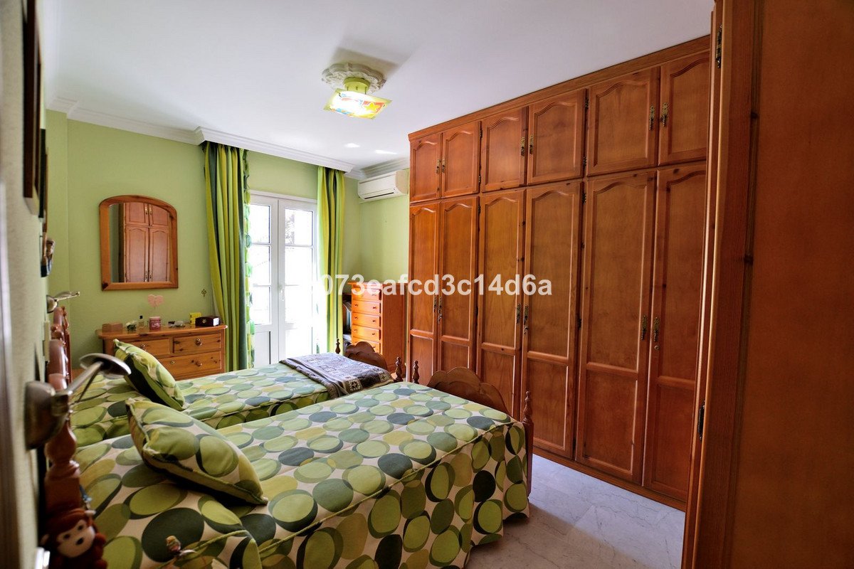 3 Bed Middle Floor Apartment in Ronda