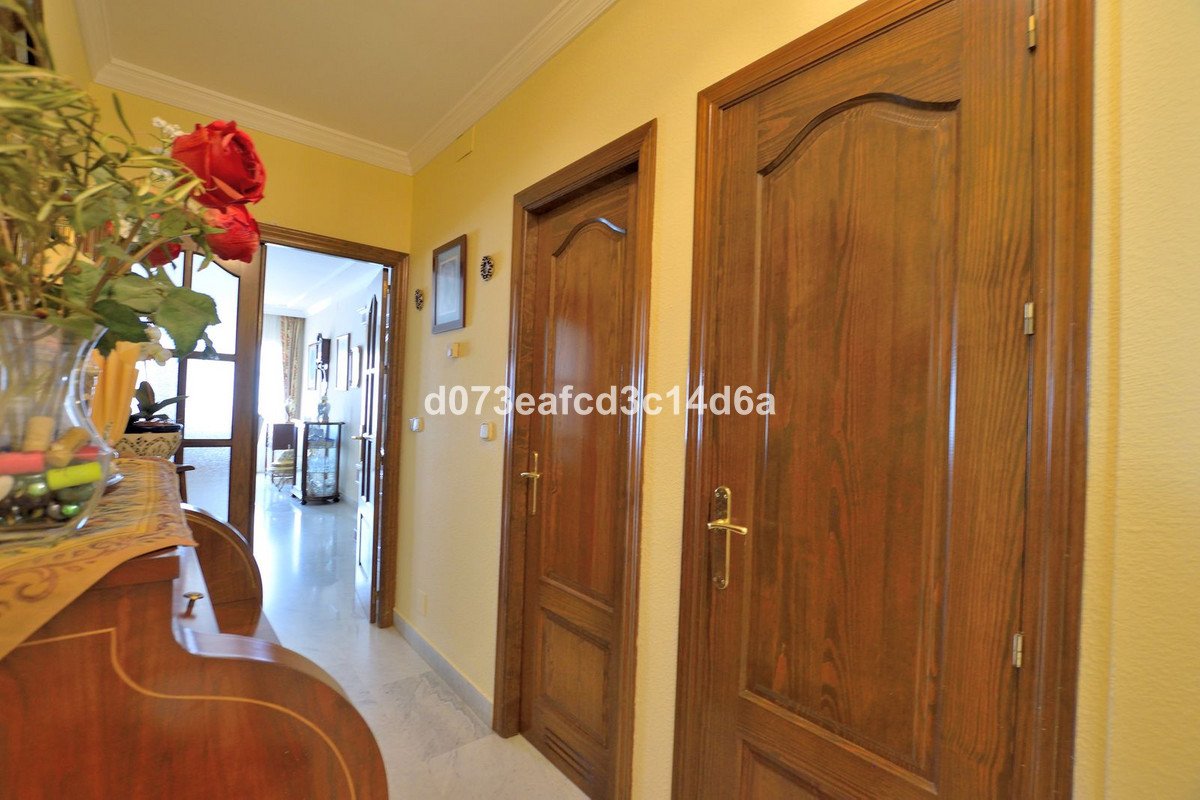 3 Bed Middle Floor Apartment in Ronda