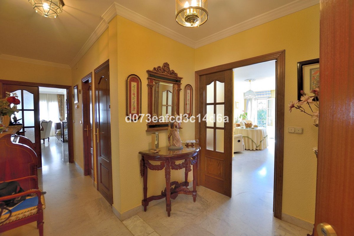 3 Bed Middle Floor Apartment in Ronda
