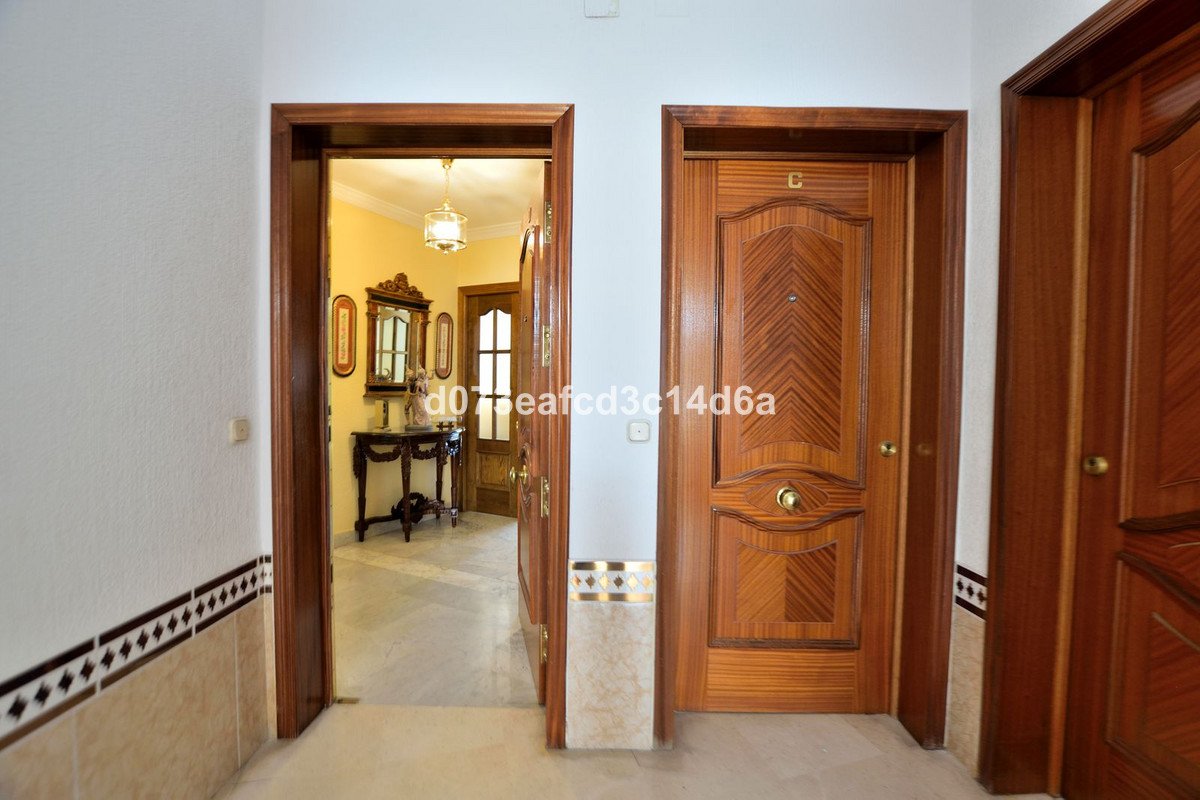3 Bed Middle Floor Apartment in Ronda