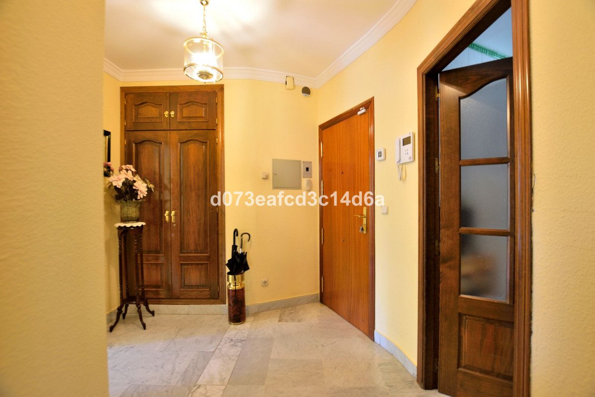 3 Bed Middle Floor Apartment in Ronda