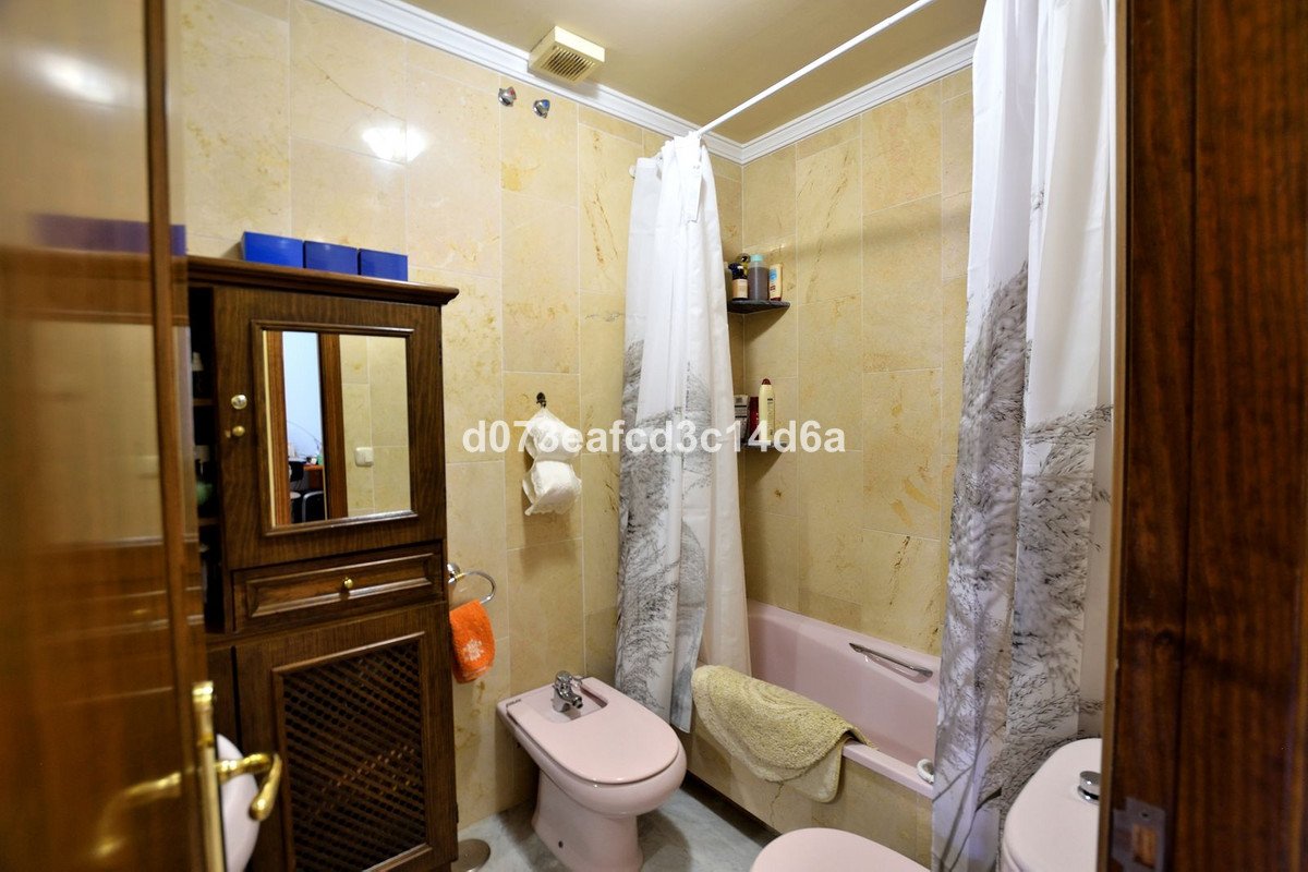 3 Bed Middle Floor Apartment in Ronda