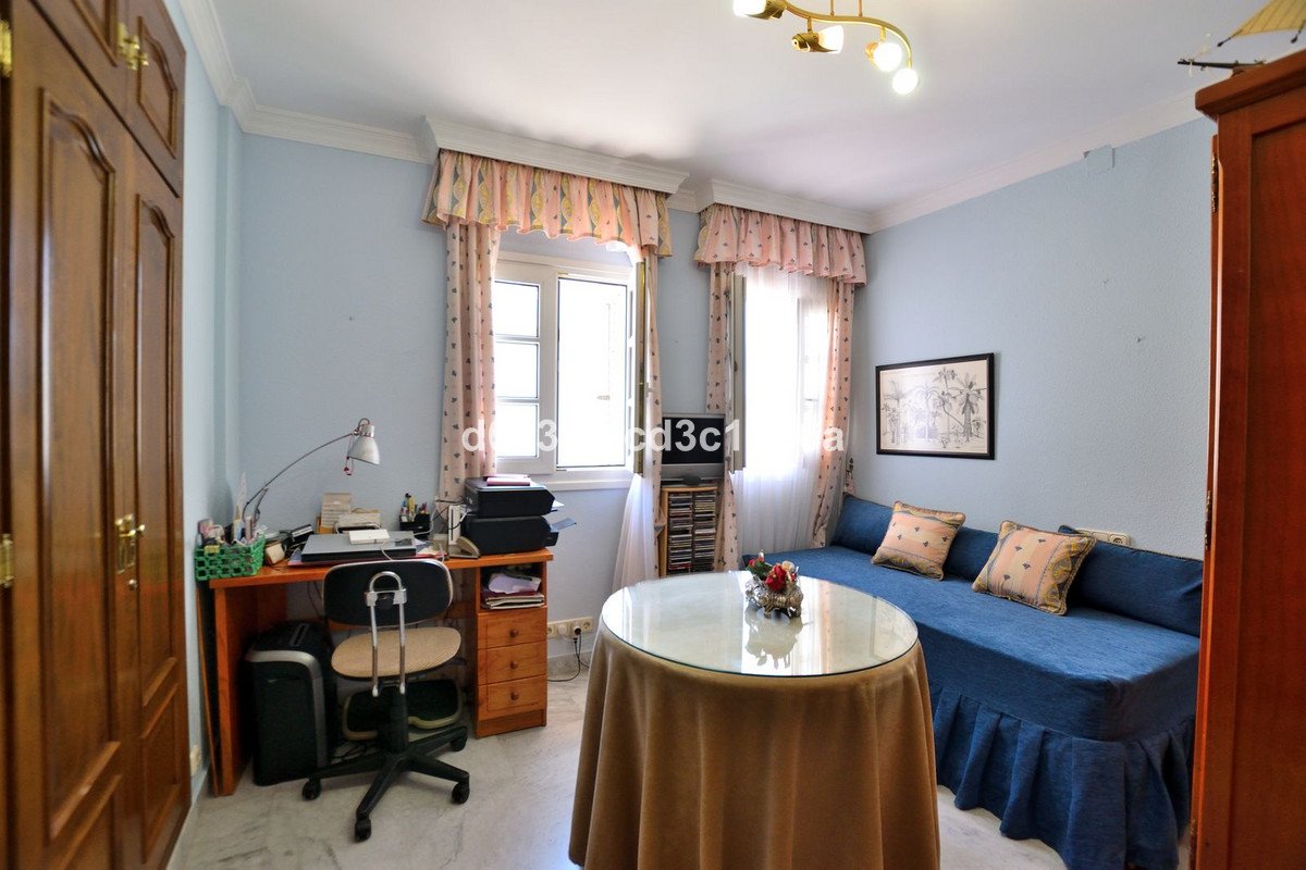 3 Bed Middle Floor Apartment in Ronda