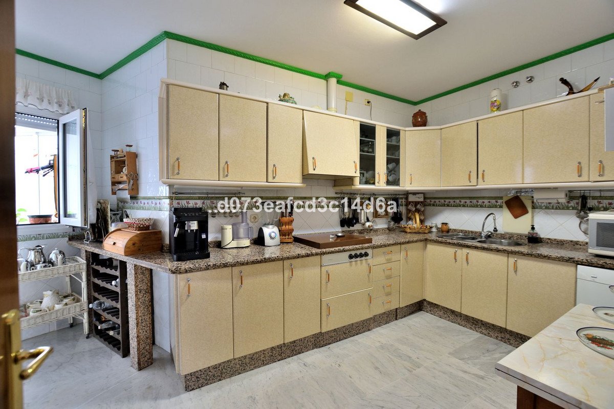 3 Bed Middle Floor Apartment in Ronda