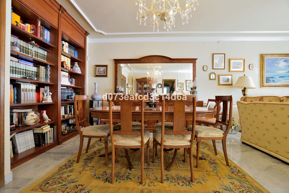 3 Bed Middle Floor Apartment in Ronda