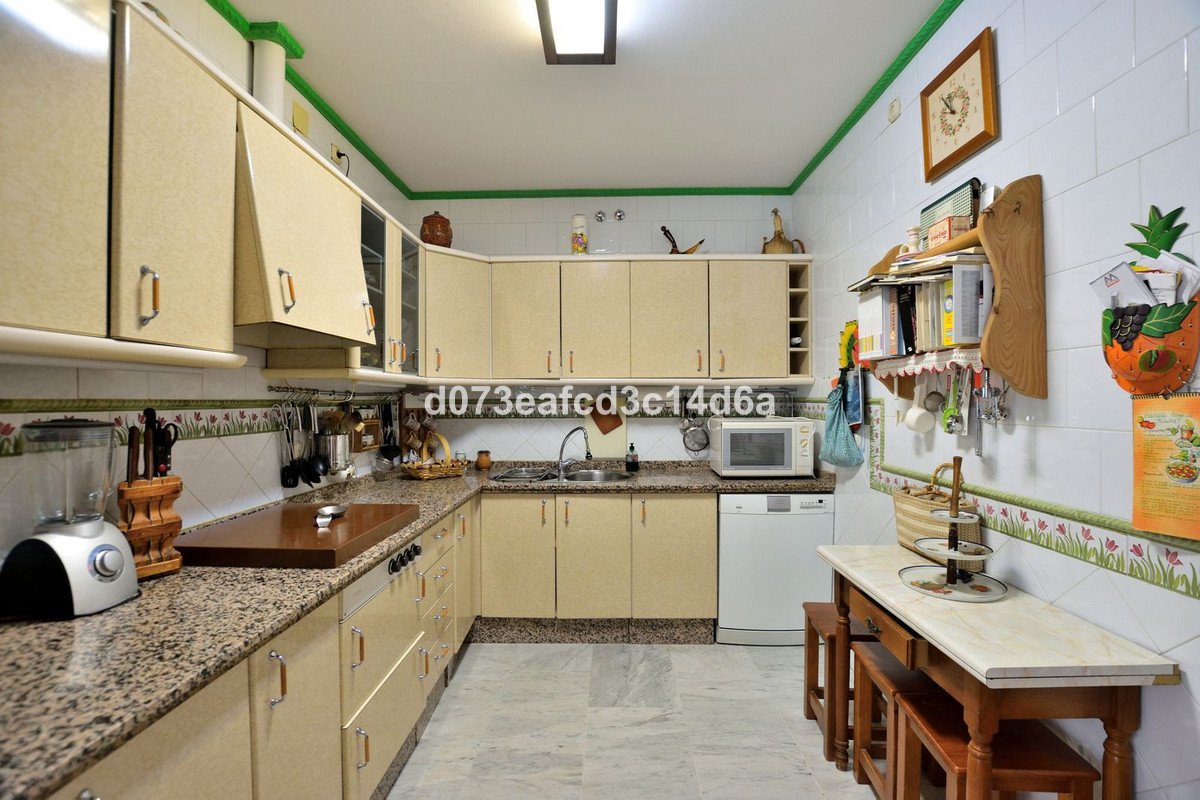 3 Bed Middle Floor Apartment in Ronda