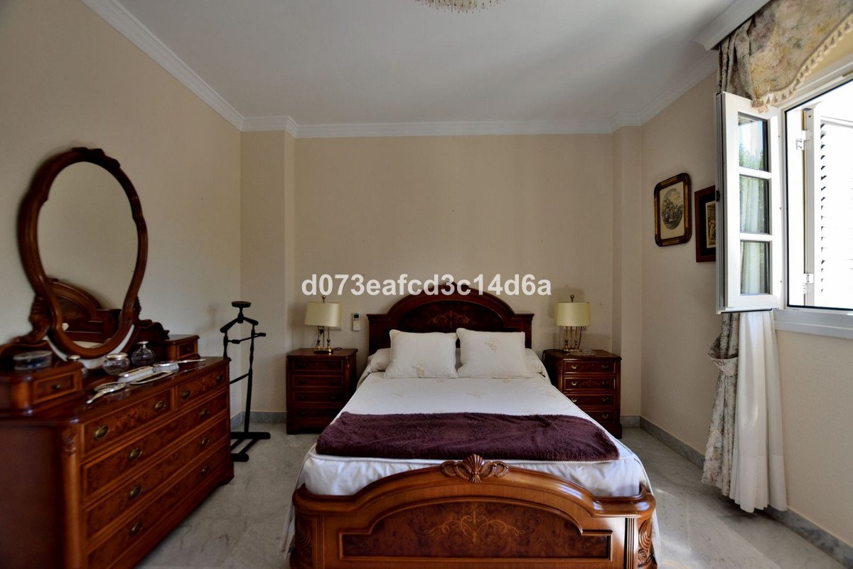 3 Bed Middle Floor Apartment in Ronda