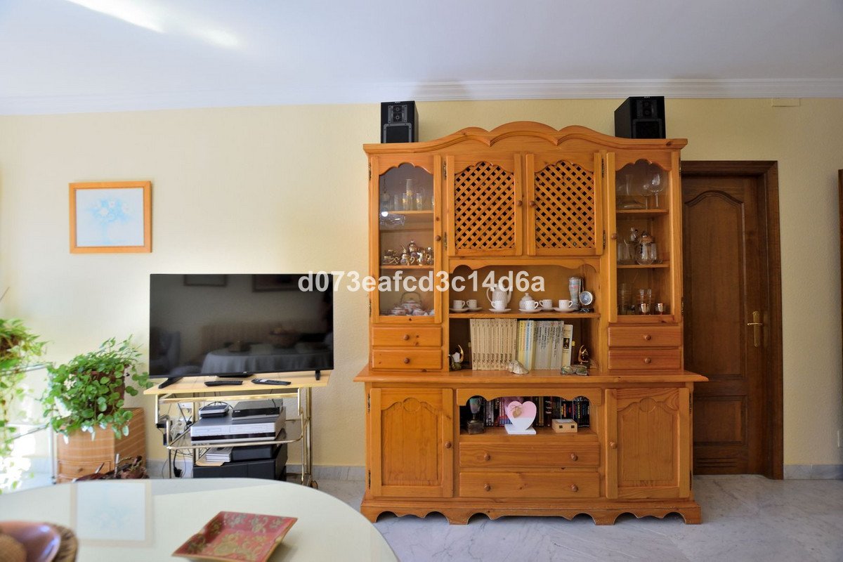 3 Bed Middle Floor Apartment in Ronda