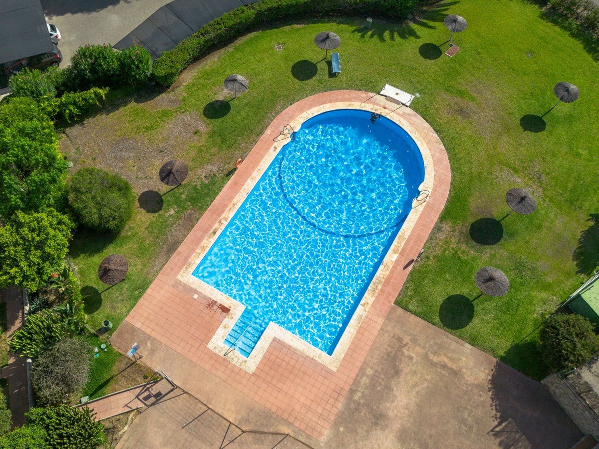 2 Bed Semi-Detached House in Estepona